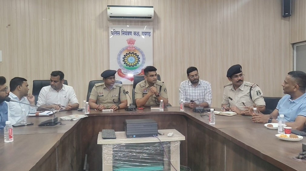 CG NEWS : रायगढ़ में ‘ऑपरेशन प्रहार’: अवैध कबाड़ कारोबार पर सख्ती, उद्योगों के साथ पुलिस-प्रशासन की अहम बैठक