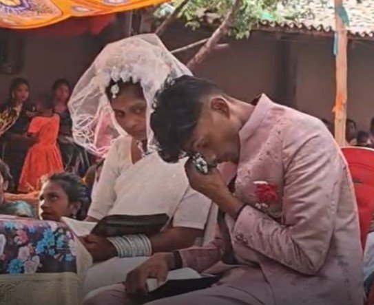 unique wedding : अनोखी शादी: दुल्हन बारात लेकर पहुंची, दूल्हे की हुई विदाई, विदाई में फूट-फूटकर रोया दूल्हा