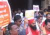 Lenskart controversy: भोपाल में Lenskart पर बवाल! ड्रेस कोड विवाद पर सड़कों पर उतरे संगठन