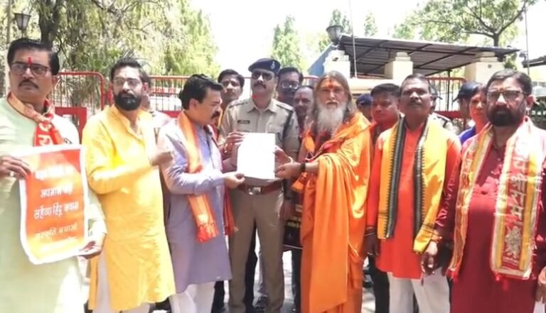 mp news: भोपाल में फैक्ट्री के नियम पर बवाल, आभूषण पहनने पर रोक से बढ़ा विवाद