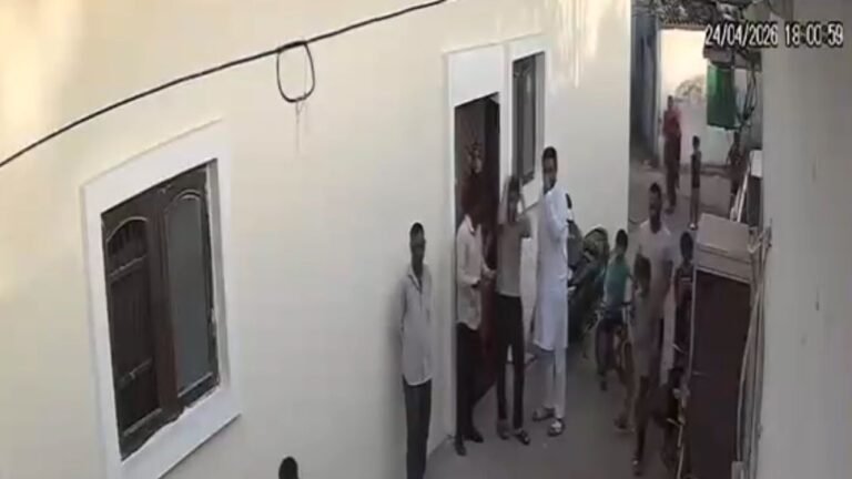 Bhopal District Bar Association : भोपाल जिला बार एसोसिएशन में चुनावी संग्राम: मुख्य चुनाव अधिकारी के नाम पर भिड़े वकील, जमकर हंगामा
