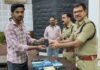 Indore Police Mobile Recovery : “उम्मीद नहीं थी कि फोन मिलेगा”— जब पुलिस ने लौटाए चोरी के मोबाइल, तो खुशी से छलक उठीं फरियादियों की आंखें