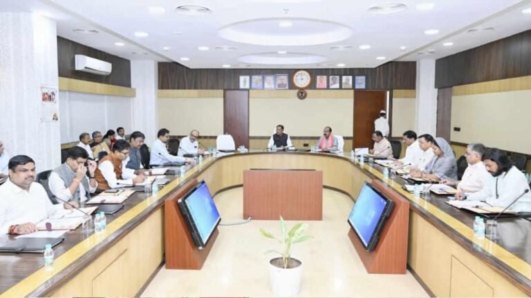 Chhattisgarh Cabinet Decisions 2026 : जरूरतमंदों के लिए 12 करोड़ की सहायता : मुख्यमंत्री स्वेच्छानुदान मद को कैबिनेट की स्वीकृति, IPS अधिकारियों के आदेशों का पुनरीक्षण