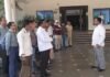 Rewa Collector Surprise Inspection : रीवा कलेक्टर का ‘ऑन द स्पॉट’ एक्शन: कलेक्ट्रेट गेट पर खड़े होकर लेट आने वाले कर्मचारियों को रोका; जमकर लगाई फटकार
