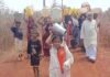 Rewa Dabhaura Water Crisis : रीवा में विकास का ‘सूखा’: धुरकुच गांव में 45 डिग्री तापमान के बीच बिजली गुल, प्यास बुझाने को 2 किमी का पैदल सफर