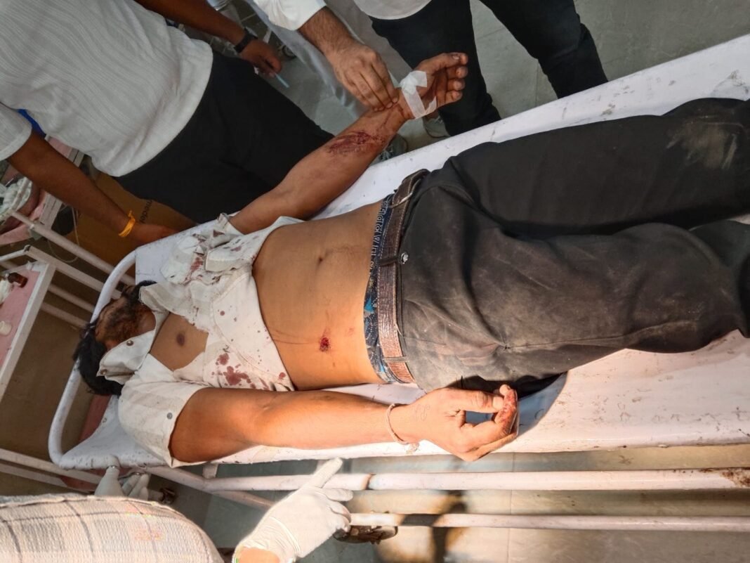 Shajapur Crime News Update : रुपयों की भूख ने छीनी रिश्तों की लाज: शाजापुर में साडू भाई ने सरेराह किए चाकुओं से वार; ढाई लाख के कर्ज के लिए रची खूनी साजिश