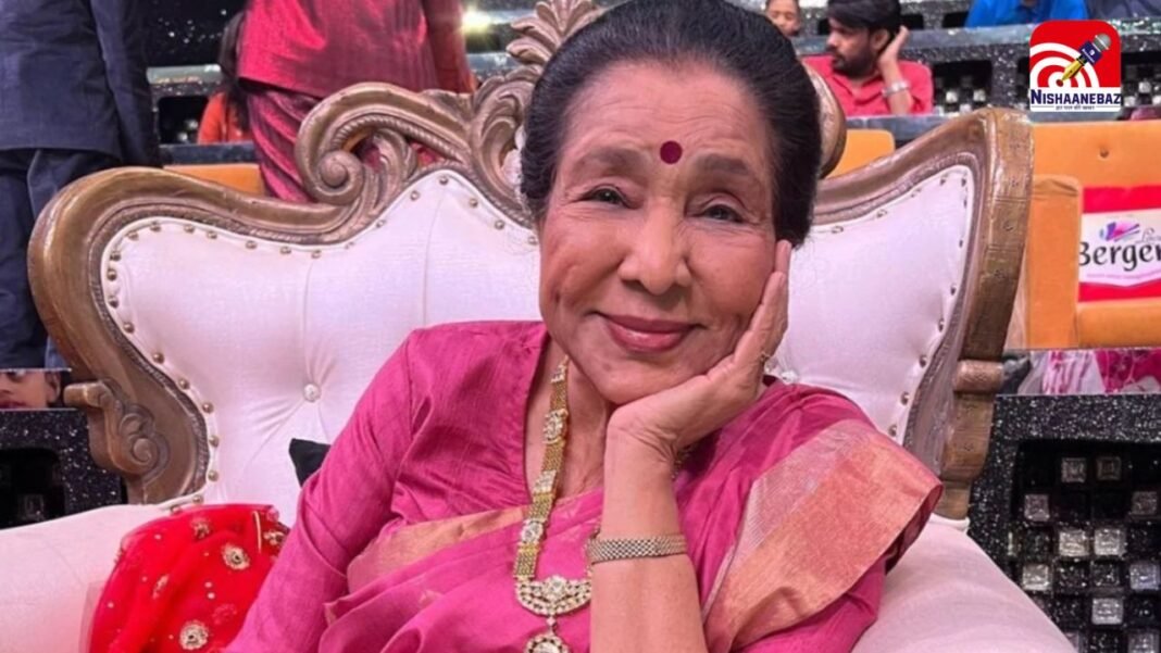 दिग्गज गायिका आशा भोसले ICU में भर्ती, हार्ट अटैक की खबर से फैंस चिंतित, मुंबई में चल रहा इलाज