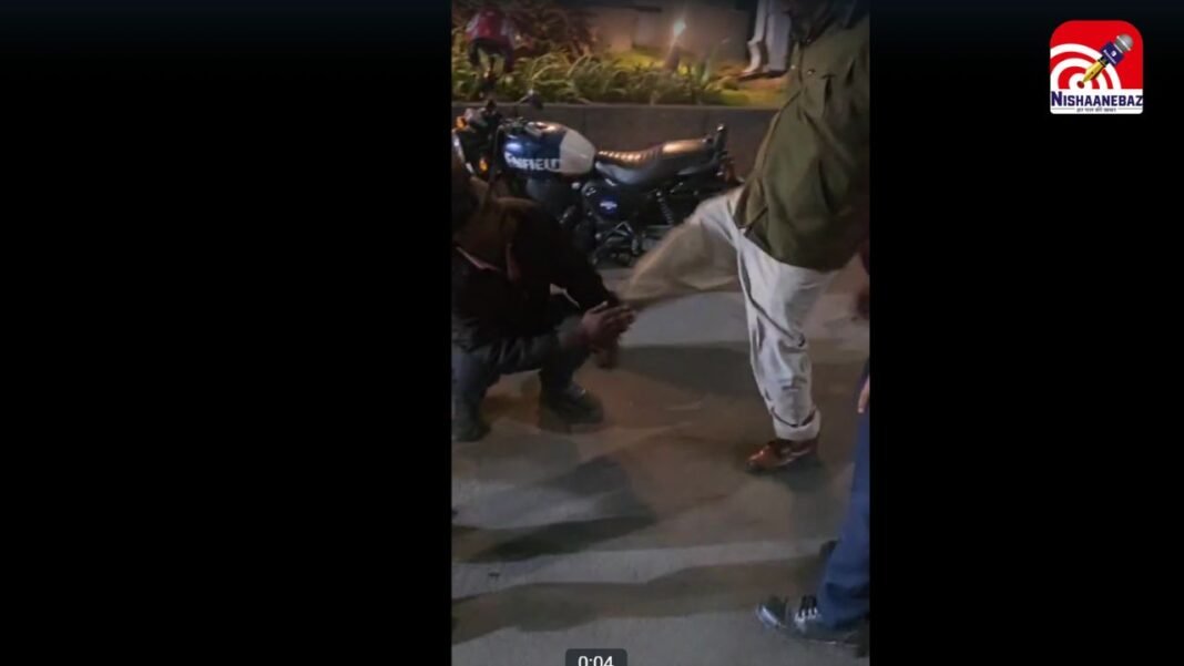 M.P News : इंदौर में ट्रैफिक ट्रैफिक अफसर की गुंडागर्दी, युवक को लात मारते कैमरे में कैद