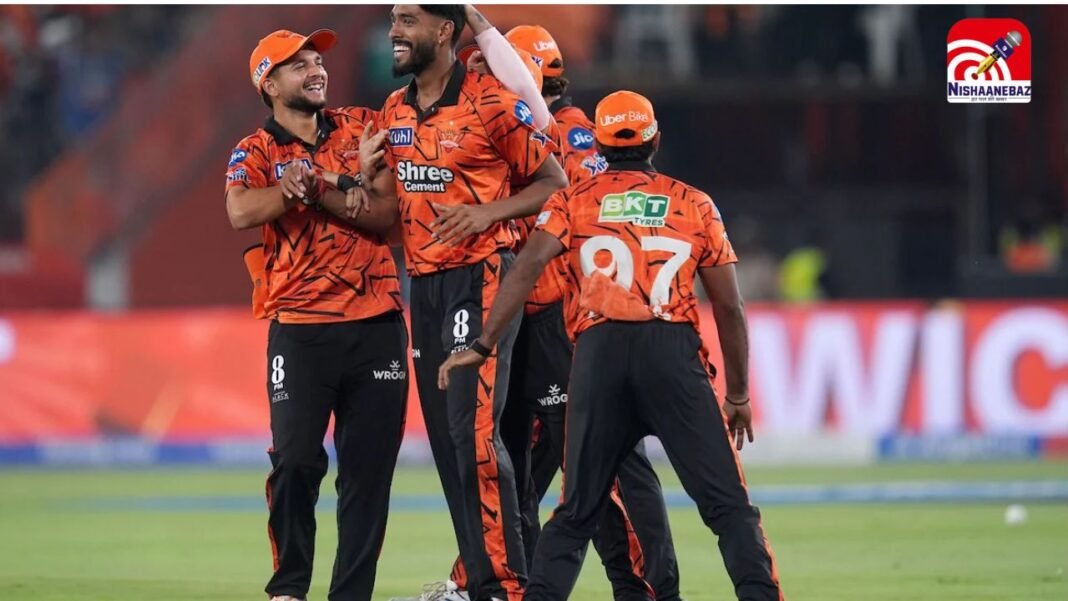 IPL में डेब्यू पर प्रफुल्ल हिंगे का कमाल, पहले ओवर में 3 विकेट, फ्लडलाइट बंद, मोबाइल फ्लैश से जगमगाया स्टेडियम