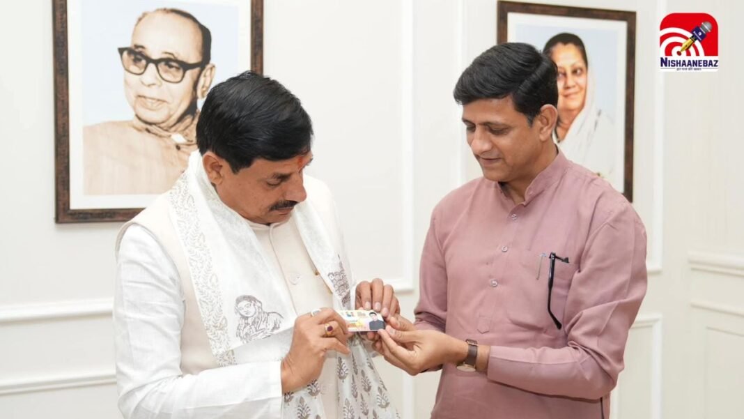 इंदौर के विकास को लेकर महापौर की CM से मुलाकात, डिजिटल बजट पर चर्चा