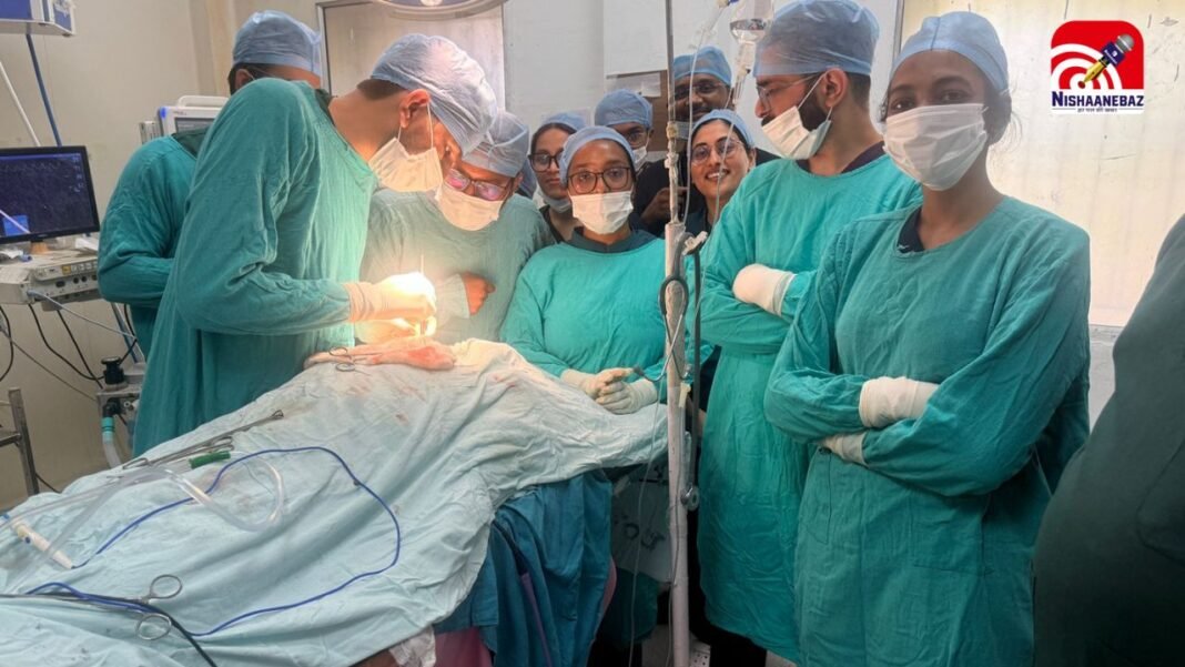 M.P News : गले में घुसा सरिया! MY अस्पताल के डॉक्टरों का कमाल, डॉक्टरों ने बचाई जान