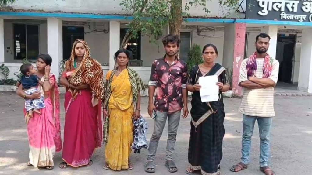 cg news: पुणे में छत्तीसगढ़ के मजदूर के साथ मारपीट, बंधक बनाने का आरोप ,पत्नी पहुंची SP दफ्तर