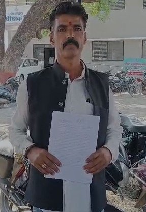 MP News: पटेती उप सरपंच का आरोप दस्यु गिरोह से हुई मारपीट में पनवार पुलिस ने परिवार को बनाया आरोपी, एसपी से की निष्पक्ष जांच की मांग