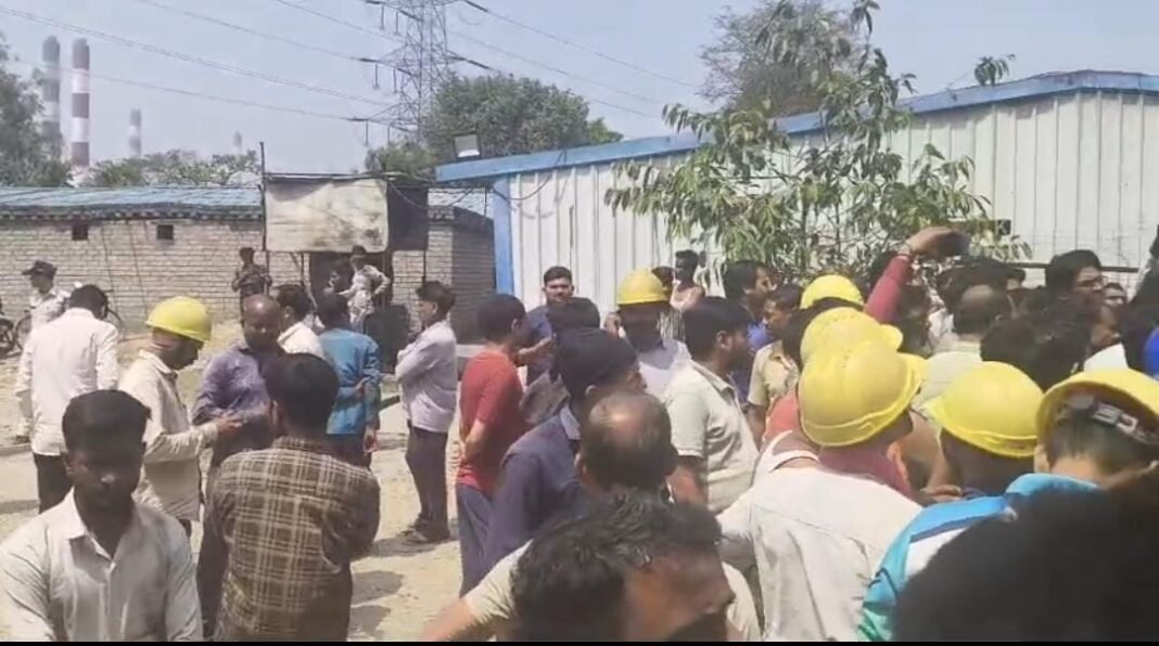 MP News: NTPC में मजदूर हड़ताल: मटवई गेट किया लॉक, वेतन और काम के समय पर नाराजगी