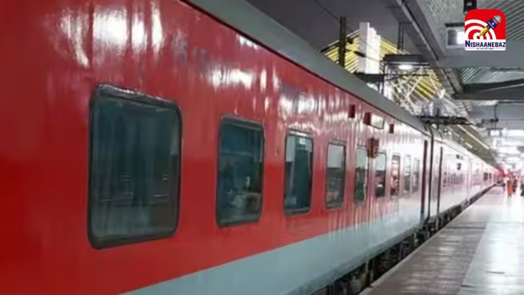 M.P News : ट्रेन में कोच ही गायब! कन्फर्म टिकट के बावजूद यात्रियों को टॉयलेट के पास करना पड़ा सफर, लगा जुर्माना