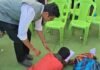 Gariaband News : पैर में गिरकर मांगा घर: शर्मनाक! राष्ट्रपति के दत्तक पुत्र को पैर में गिरकर मांगना पड़ रहा घर, सुशासन तिहार में पति-पत्नी ने कर दिया भावुक, देखें वीडियो Gariaband News