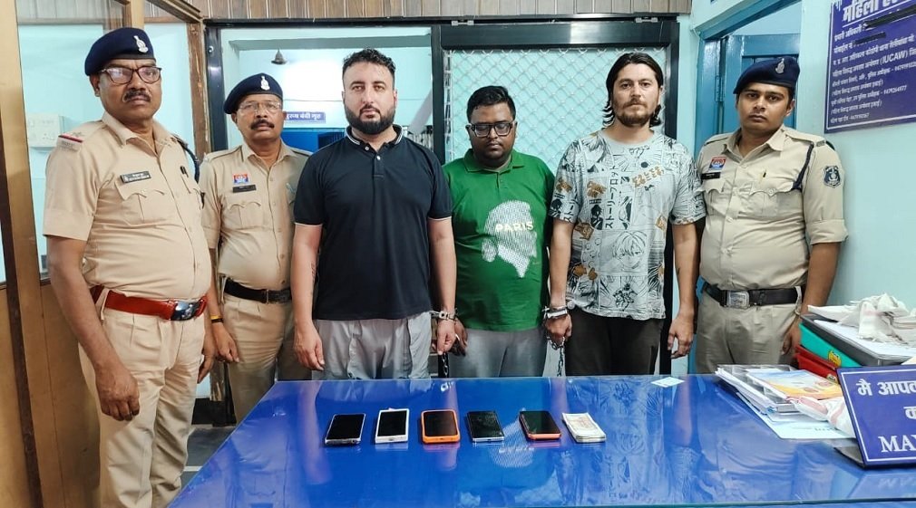 Online betting racket in Raipur
