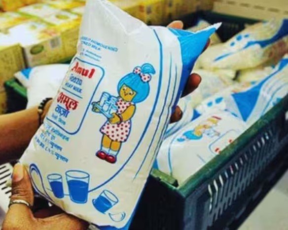 Amul Milk Price Hike : अमूल दूध हुआ महंगा, पूरे देश में बढ़े दाम, 14 मई से लागू होंगी नई कीमतें