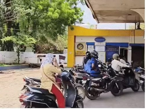Chhattisgarh Petrol-diesel hike : छत्तीसगढ़ में पेट्रोल 109 के पार, जानिए रायपुर में एक लीटर की कीमत, चौथी बार बढ़े दाम
