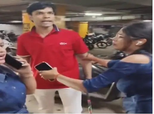 Magneto Mall parking controversy : मैग्नेटो मॉल पार्किंग विवाद: इंफ्लूएंसर के भाई पर शिक्षक परिवार से दुर्व्यवहार का आरोप, VIDEO वायरल