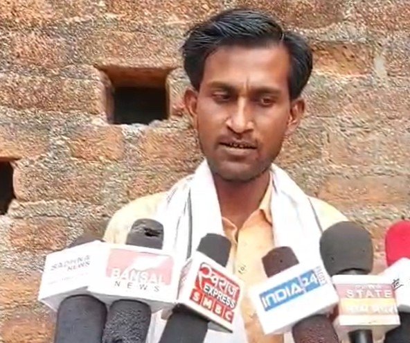 Niwadi News : निवाड़ी में नामांतरण के नाम पर घूस मांगने का आरोप, नायब तहसीलदार ने आरोपों को बताया निराधार