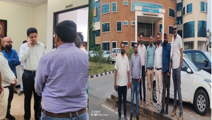 NHM employees NHM employees