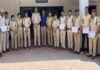 Raipur Police Awards: बेहतर पुलिसिंग का मिला इनाम रायपुर कमिश्नर डॉ. संजीव शुक्ला ने 70 पुलिस अधिकारियों-कर्मचारियों को प्रशस्ति पत्र देकर किया सम्मानित