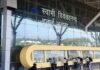 Raipur Airport : लैंडिंग से ठीक पहले रनवे पर दौड़ा बंदर, रायपुर एयरपोर्ट पर टला बड़ा हादसा Raipur Airport