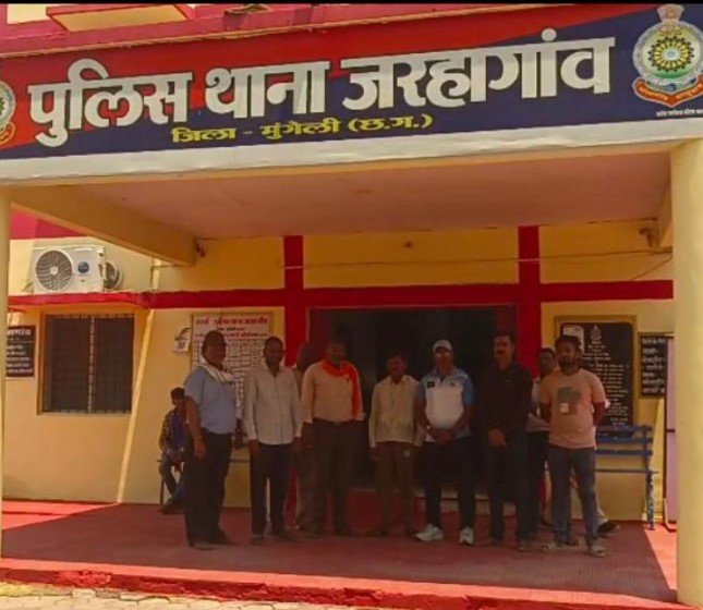 Mungeli News : अवैध शराब को लेकर जनप्रतिनिधियों का विरोध, कार्रवाई नहीं हुई तो आंदोलन की चेतावनी