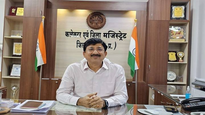 गुना में इंसानियत की मिसाल, कलेक्टर ने बीमार बच्ची के इलाज का दिलाया भरोसा