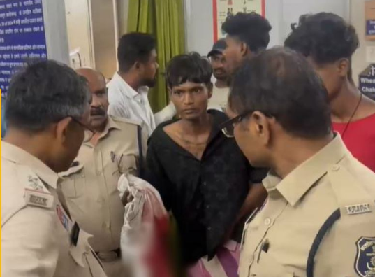 CG CRIME: दुर्ग में रंजिश का खूनी खेल: 20–25 हमलावरों का तांडव, युवक की हत्या, दो परिजनों की हालत गंभीर; पूरे इलाके में तनाव