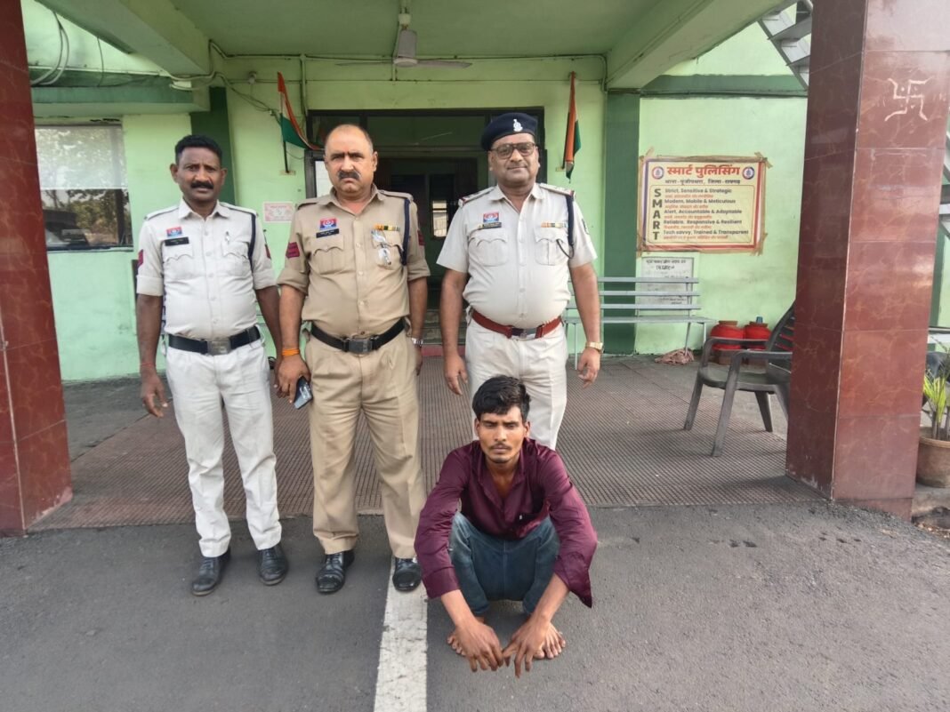 CG Crime: नाबालिग को प्रेमजाल में फंसाकर करता रहा शोषण, आरोपी युवक गिरफ्तार, पॉक्सो एक्ट में भेजा गया जेल