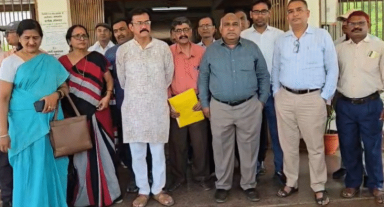 Principal suspended : शिक्षा विभाग में बवाल : 8 प्राचार्यों के निलंबन पर घिरा प्रशासन, फैसले के बाद बढ़ा विरोध प्रशासन की कार्रवाई पर उठे सवाल, अधिकारी बोले- “नो कमेंट”