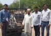 दफ्तरों के चक्कर काटता रहा दिव्यांग, खबर के बाद दरगाह ए हकीमी ने बढ़ाया मदद का हाथ