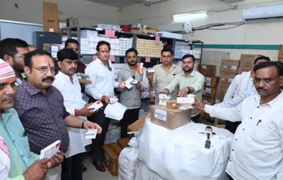 hamar-hospital-expiry-medicine-row: हमर अस्पताल में ‘जहरीली लापरवाही’ का आरोप! एक्सपायरी दवाइयों पर कांग्रेस का हंगामा