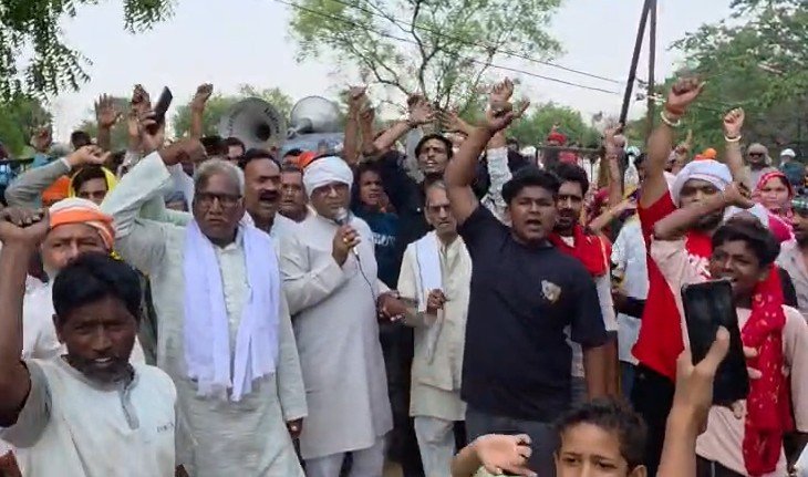 maharajpur-smart-meter-protest: महाराजपुर में बिजली विभाग के खिलाफ जनआक्रोश, स्मार्ट मीटर और बढ़े बिलों को लेकर प्रदर्शन