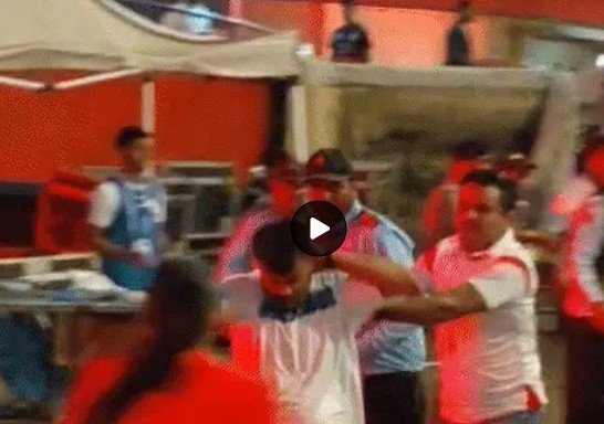 रायपुर IPL में बवाल! टिकट होने के बावजूद नहीं मिली एंट्री, दीवार फांदकर घुसे फैंस; पुलिस ने दौड़ा-दौड़ाकर पीटा