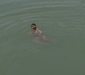 रील का खेल बना मौत का मंजर, दोस्तों के सामने नदी में समा गया युवक जाने पूरी खबर…