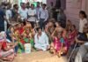 ग्वालियर में जल संकट पर बवाल: PHE AE रामसेवक शाक्य को महिलाओं ने बनाया बंधक, सड़क पर लगाया जाम