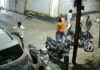 इंदौर के सराफा इलाके में देर रात बदमाशों का आतंक, CCTV में कैद हुई वारदात