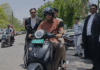 MP Eco-Friendly Initiative: इंदौर महापौर की अनोखी पहल, कार छोड़ इलेक्ट्रिक वाहन से पहुंचे दफ्तर, दिया पर्यावरण बचाने का संदेश