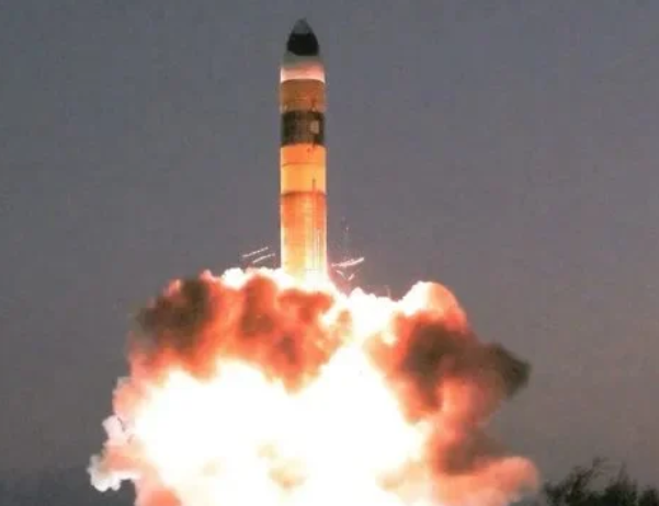 Agni 5 Missile Test: भारत ने MIRV तकनीक से लैस अग्नि-5 मिसाइल का सफल परीक्षण किया, रणनीतिक शक्ति को मिली नई मजबूती