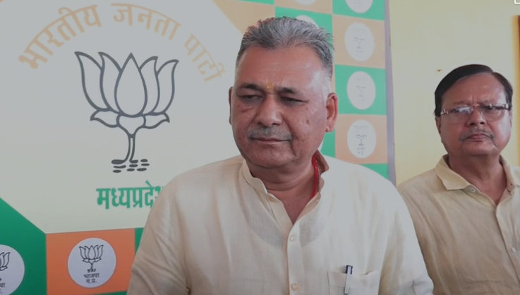 MP Growth Review: मध्यप्रदेश को विकसित राज्य बनाने के लिए सरकार प्रतिबद्ध : मंत्री इंदर सिंह परमार, समीक्षा बैठकों को बताया विकास का आधार
