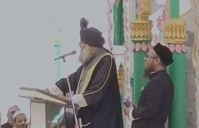 Indore Bakrid Namaz: इंदौर में ईद-उल-अजहा की रौनक, मस्जिदों और ईदगाहों में अदा की गई नमाज, शहर काजी ने दिया सामाजिक संदेश