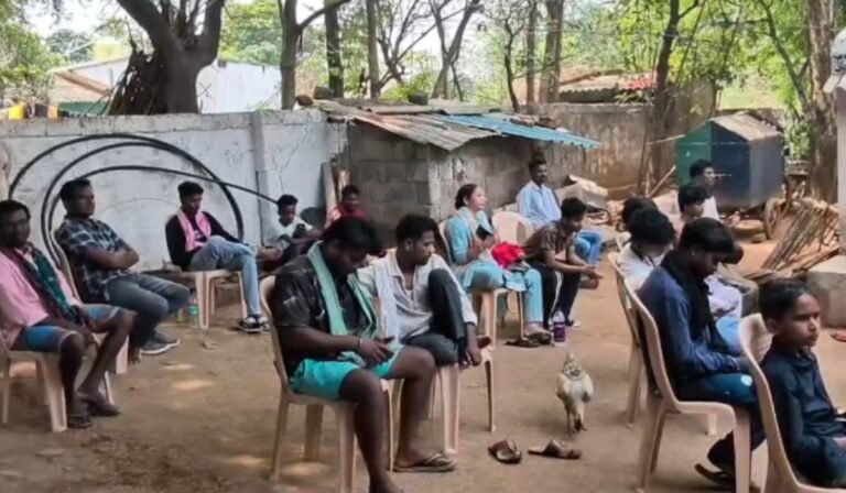 Jagdalpur Health Alert: पीलिया पर अंधविश्वास भारी अस्पताल से ज्यादा झाड़-फूंक पर भरोसा, देसी इलाज केंद्रों में उमड़ रही भीड़
