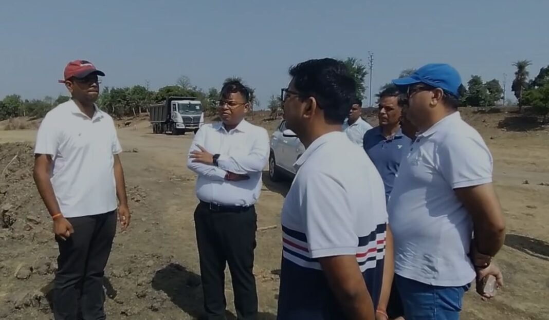 Sirpur Talab Inspection: जल गंगा अभियान को मिली रफ्तार सिरपुर तालाब पहुंचे कलेक्टर शिवम वर्मा, जल संरक्षण और अतिक्रमण हटाने के दिए सख्त निर्देश