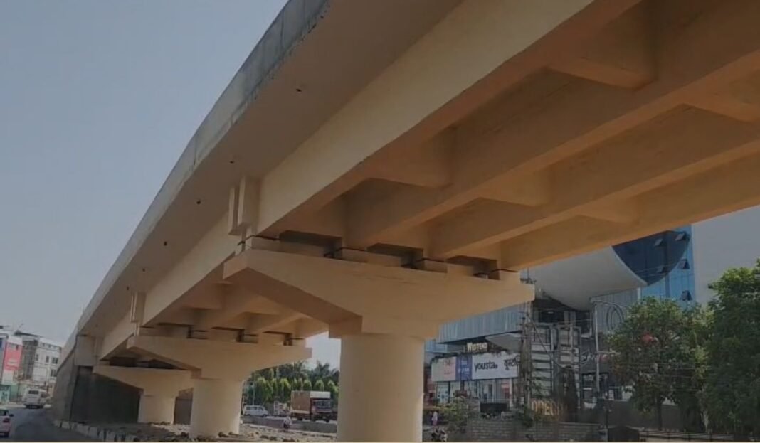 Indore PWD Bridge: 25 करोड़ के रेती मंडी ब्रिज में बड़ा खुलासा निर्माण के अंतिम चरण में सामने आई भारी चूक, दो पिलर जोड़ने के लिए फिर शुरू हुआ काम