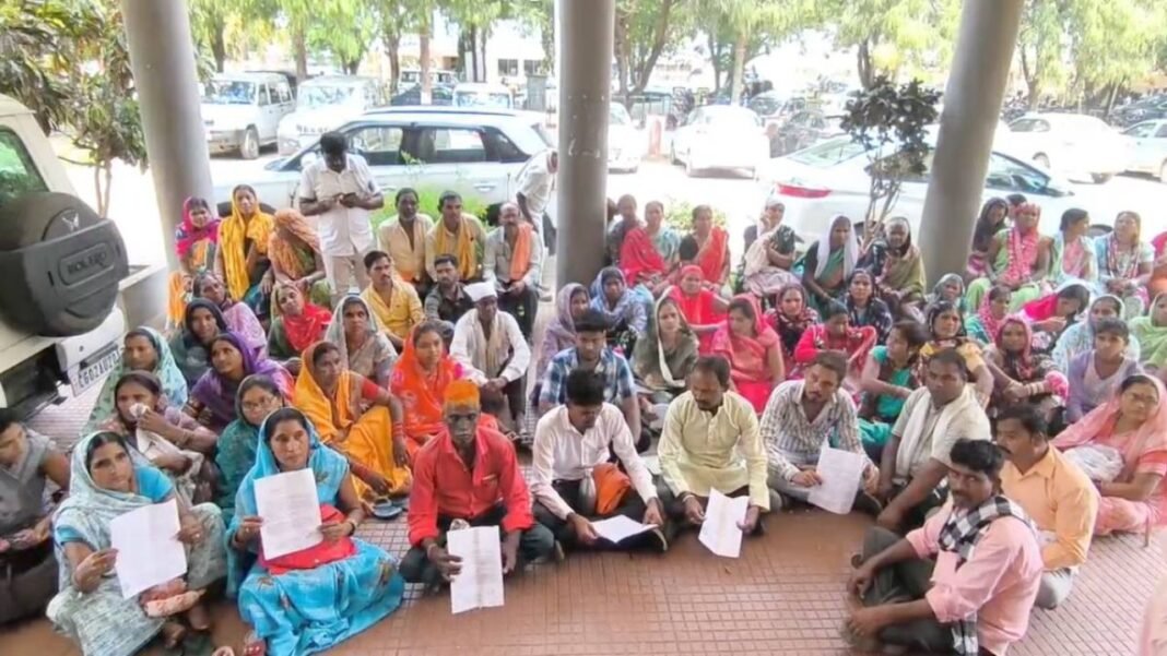 Illegal Liquor Trade Chhattisgarh : धमतरी: अवैध शराब की भेंट चढ़ा कल्ले गांव का भविष्य; बदनामी के कारण नहीं हो रही युवाओं की शादी