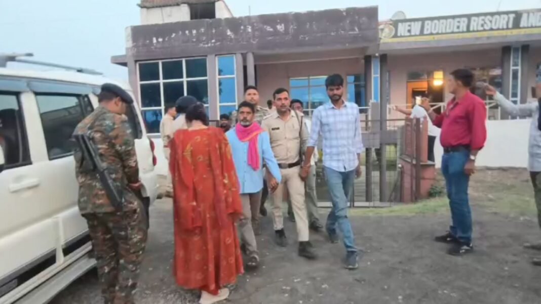 Bhim Army Leader Arrested : होटल बॉर्डर रिजॉर्ट पर पुलिस का शिकंजा: 10 जुआरी और एक महिला गिरफ्तार, भीम आर्मी नेता प्रवीण घोरपडे भी हिरासत में