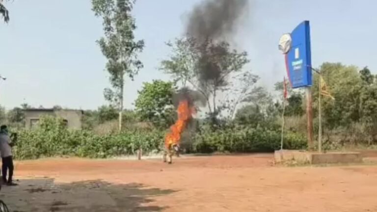 Jagdalpur Petrol Pump Bike Fire: बस्तर में बड़ा हादसा टला: जगदलपुर के पेट्रोल पंप पर ईंधन डलवाते ही बाइक में लगी भीषण आग, मची अफरा-तफरी